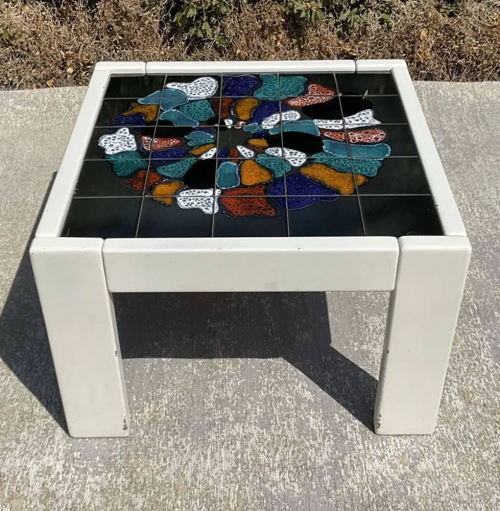 Table basse vintage en bois et céramique signée des années 70-80