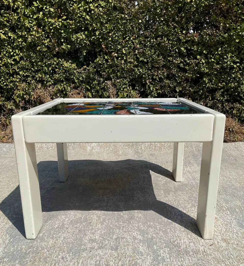Table basse vintage en bois et céramique signée des années 70-80