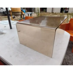 Table basse vintage en plastique fumé