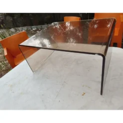 Table basse vintage en plastique fumé