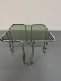 Table basse vintage en verre fumé et chrome design italien année 70