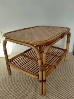 Table basse vintage rotin années 70s-lignes organiques, esprit Riviera