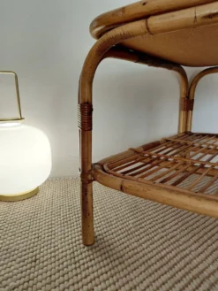 Table basse vintage rotin années 70s-lignes organiques, esprit Riviera