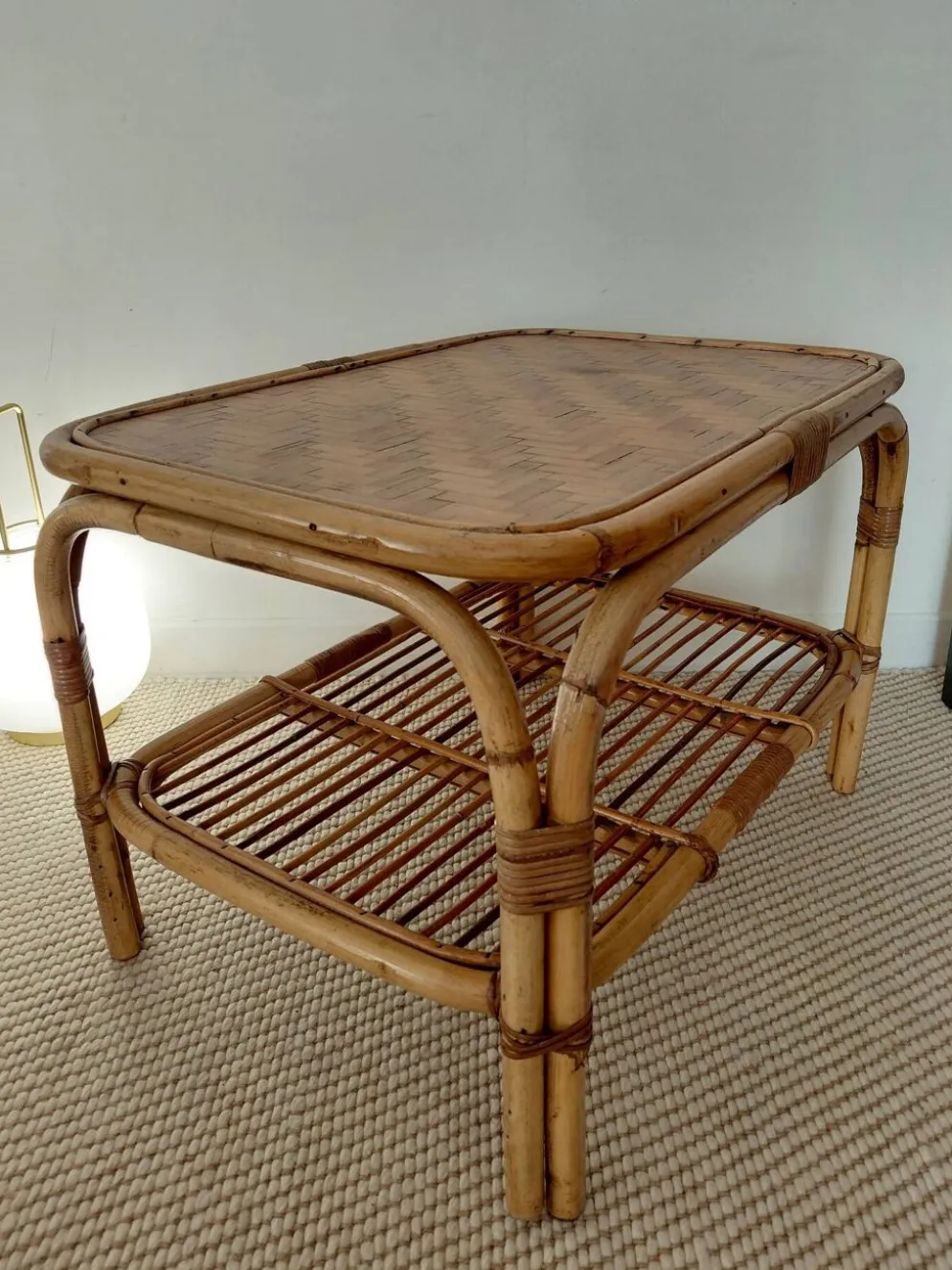 Table basse vintage rotin années 70s-lignes organiques, esprit Riviera