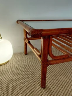 Table basse vintage rotin, bambou et verre-esprit bohème 70s