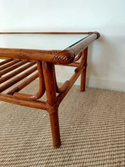 Table basse vintage rotin, bambou et verre-esprit bohème 70s