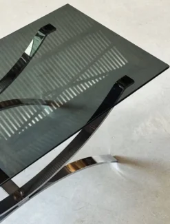 Table basse vintage — verre fumé & chrome