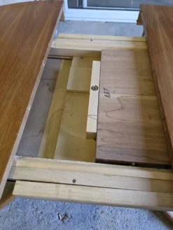 Table Baumann extensible en teck des années 60