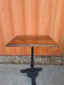 Table bistrot