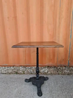 Table bistrot