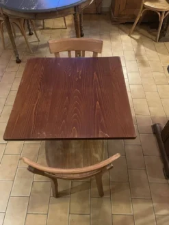 Table bistrot