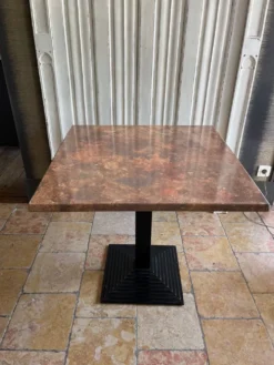 Table bistrot