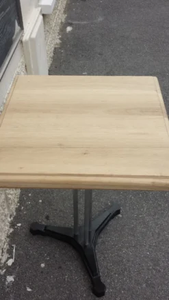 Table bistrot