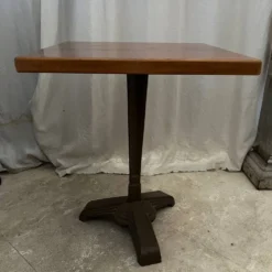 Table bistrot