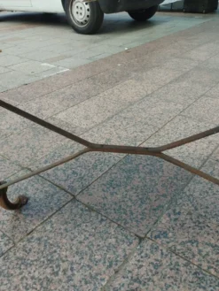 Table bistrot ancienne avec plateau en bois