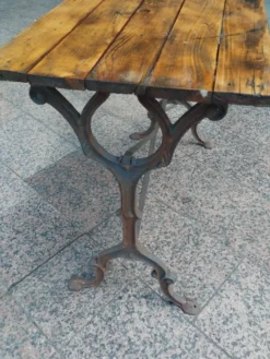 Table bistrot ancienne avec plateau en bois