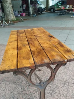 Table bistrot ancienne avec plateau en bois