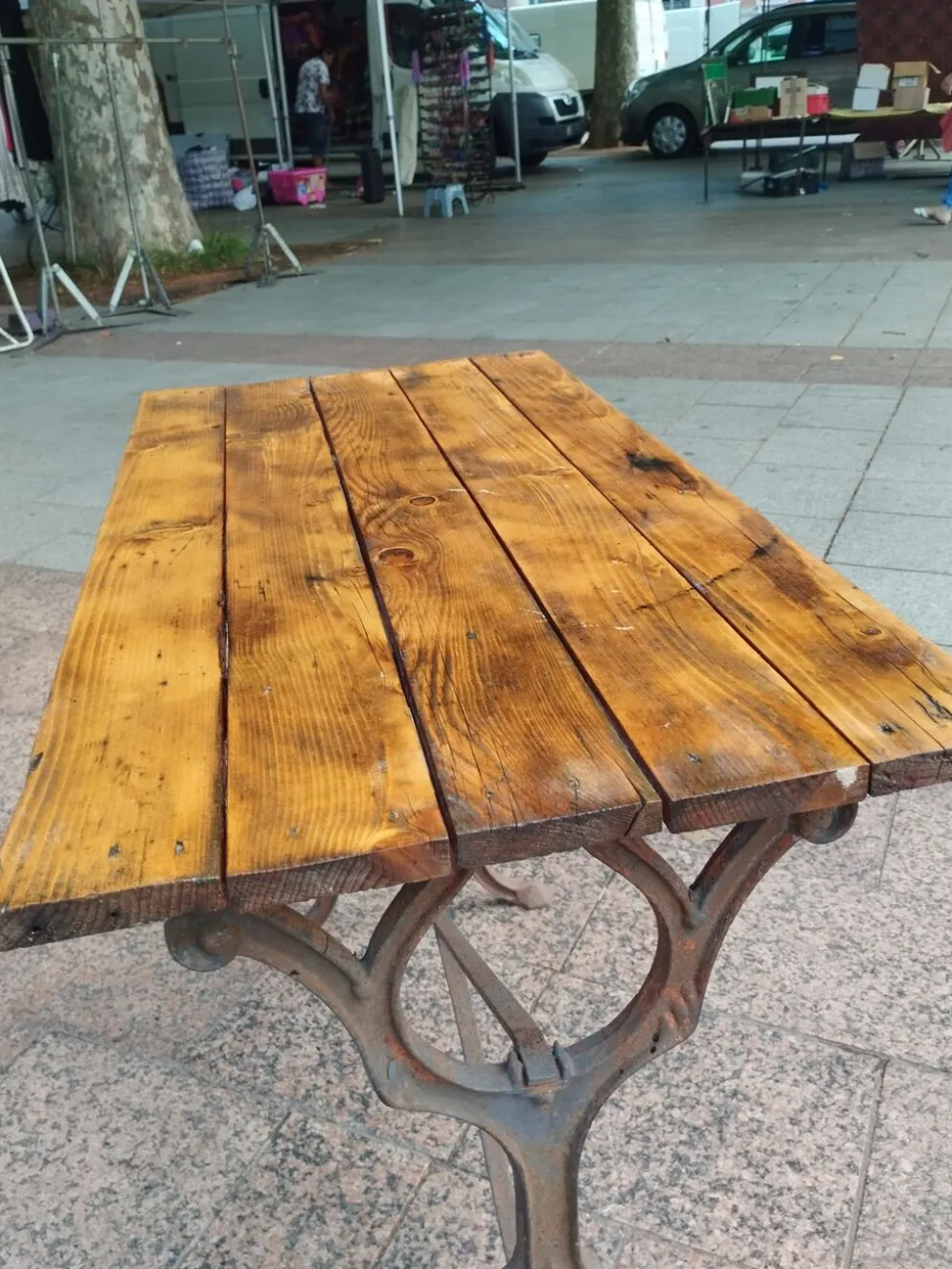 Table bistrot ancienne avec plateau en bois