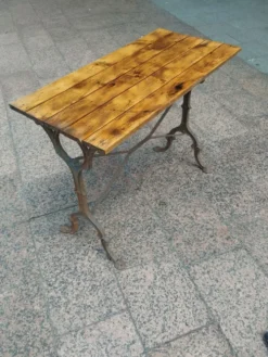 Table bistrot ancienne avec plateau en bois