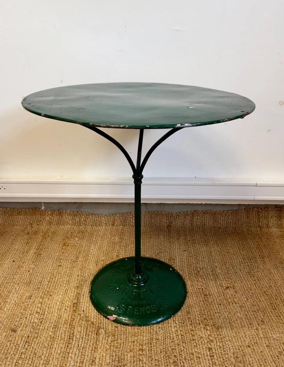 Table bistrot ancienne en métal –Ruffier Grenoble – peinture émaillé
