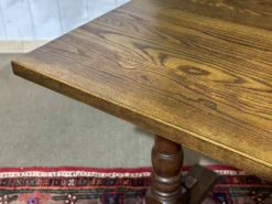 Table bistrot anglaise en frêne et hêtre des années 70