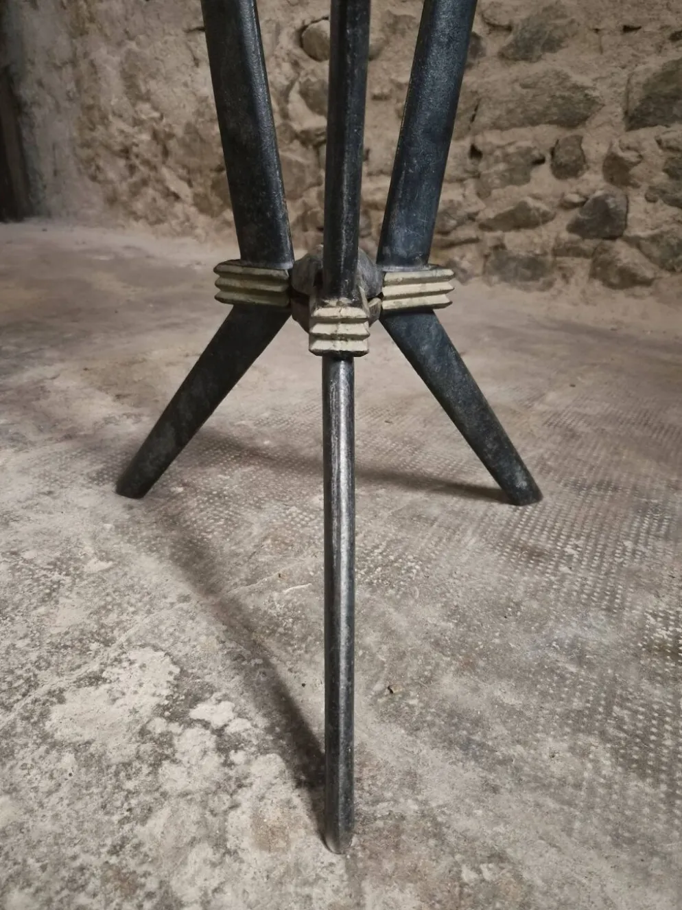 Table bistrot art déco française avec plateau Rex bakélite – c.1930–1940
