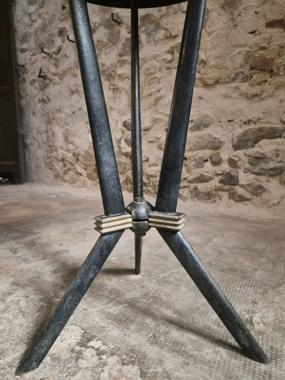 Table bistrot art déco française avec plateau Rex bakélite – c.1930–1940