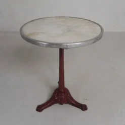 Table bistrot avec pieds en fonte et plateau en marbre, années 1920