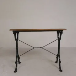 Table bistrot avec plateau en chêne sur piètement en fonte, années 1930