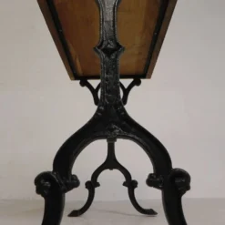 Table bistrot avec plateau en chêne sur piètement en fonte, années 1930