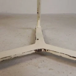 Table bistrot avec plateau en marbre et bordure en laiton, début du 20ème siècle