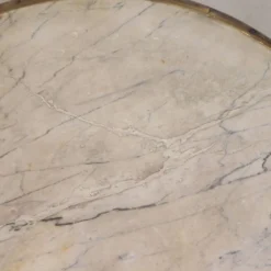 Table bistrot avec plateau en marbre et bordure en laiton, début du 20ème siècle