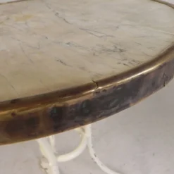 Table bistrot avec plateau en marbre et bordure en laiton, début du 20ème siècle