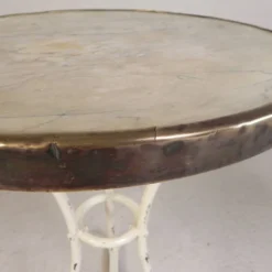 Table bistrot avec plateau en marbre et bordure en laiton, début du 20ème siècle
