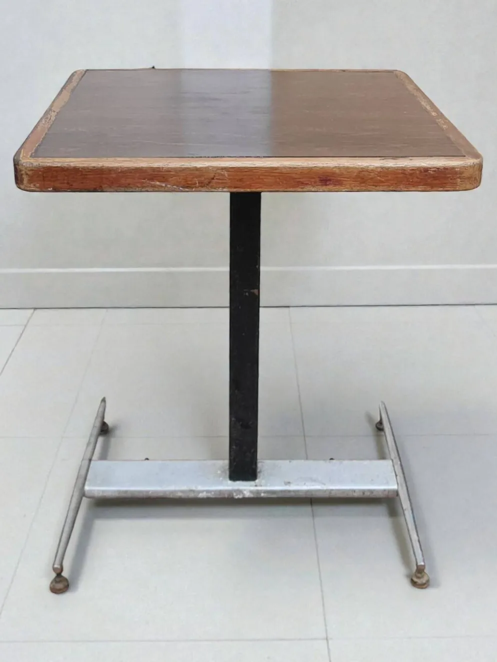Table bistrot carrée