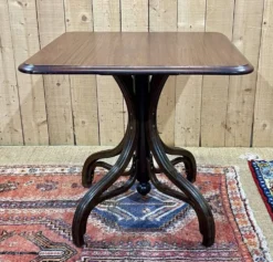 Table bistrot en acajou et hêtre, fabrication des années 50
