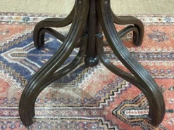 Table bistrot en acajou et hêtre, fabrication des années 50
