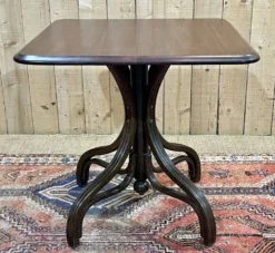Table bistrot en acajou et hêtre, fabrication des années 50