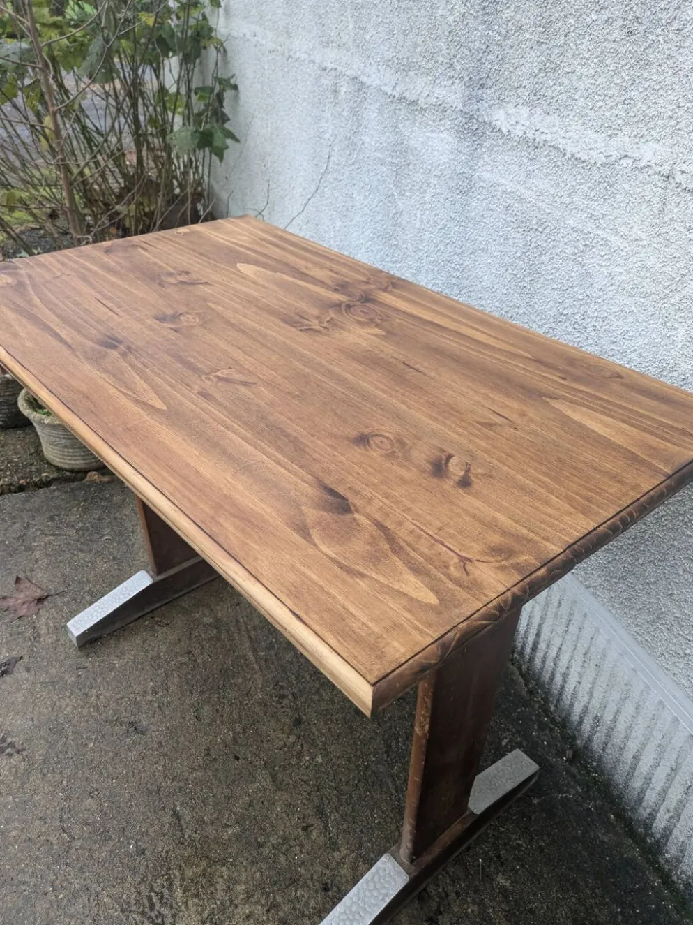 Table bistrot en bois et métal