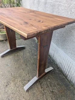 Table bistrot en bois et métal