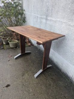 Table bistrot en bois et métal