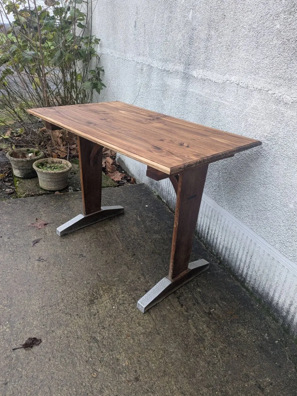 Table bistrot en bois et métal