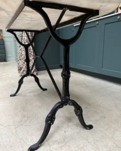 Table bistrot en fonte et marbre