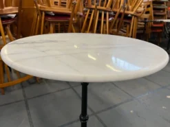Table bistrot en marbre