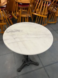 Table bistrot en marbre