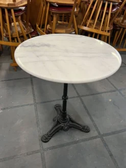 Table bistrot en marbre
