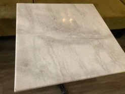 Table bistrot en marbre de brasserie parisienne