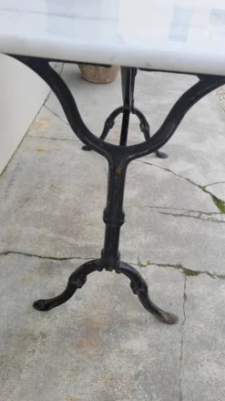 Table bistrot en marbre et fonte ancienne