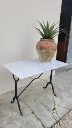 Table bistrot en marbre et fonte ancienne