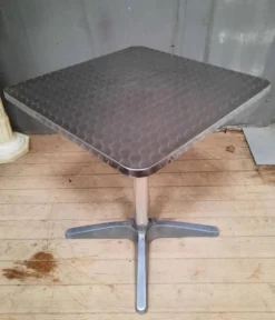 Table bistrot en metal